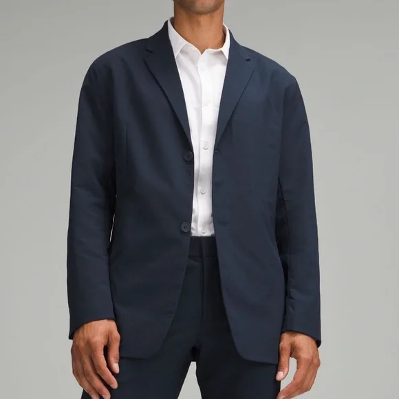 Lululemon - New venture button front blazer - Picture 2 of 16